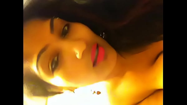 Desi girl fingering andmoaningloudly