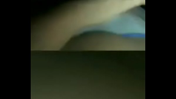 Play MP4 - Morena se exibe na webcam