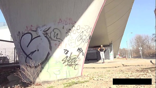 Nonton Pillar Pissing thumbnail