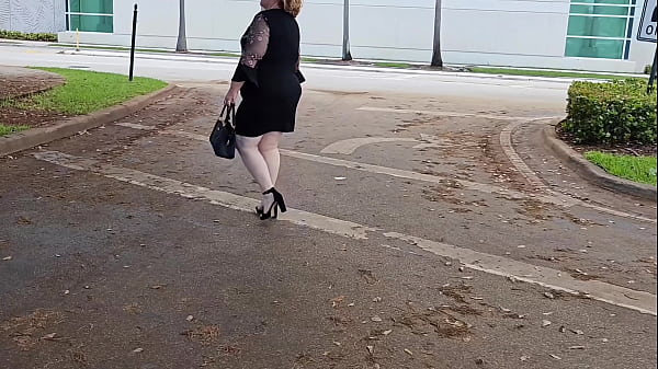 Play MP4 - Stranger found the key to my house&comma; made his way inside and creampied my pussy With lots of cum