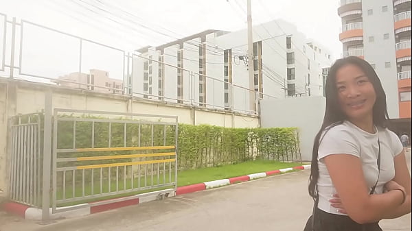 Play MP4 - Girl From the Streets Rejects Me Cause I'm ugly