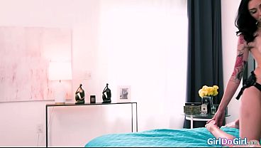 Nonton Diana Grace Caught Her Busty Gf Charlotte Sins Cheating With Her Bff Scarlette Moon.the Milf Fucks The Tattooed Lesbian Who Makes The Asian Squirt thumbnail