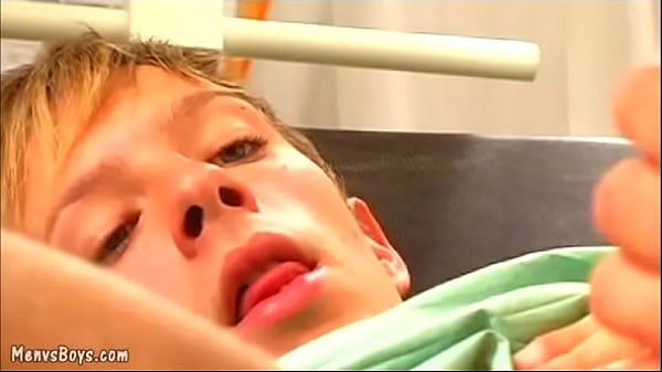 Play MP4 - Blond boy bangs his gay andrologist