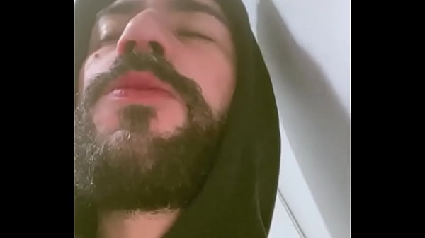 Comer um cuzinho sempre faz bem para a amizade 