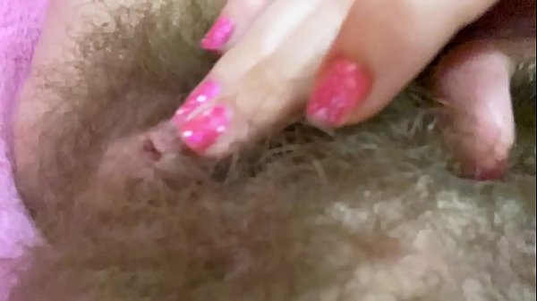 Huge pulsating clitoris orgasm_in extreme closeup with squirting hairy pussy grool play