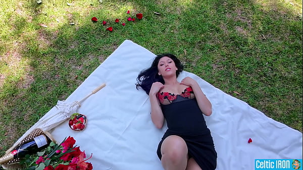 Play MP4 - Beverly Hills Bus Stop Romantic DeepThroat Blowjob Doggystyle Facial&excl;&excl;&excl; Alexa Chains