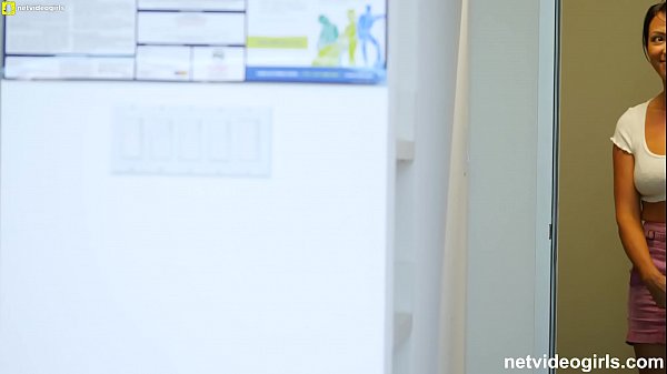 Play MP4 - Married Woman Fucks During Casting