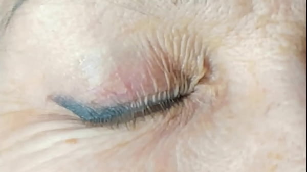 Nonton Milf Extremely Close Up Cumshot On Eye Orgasm . thumbnail