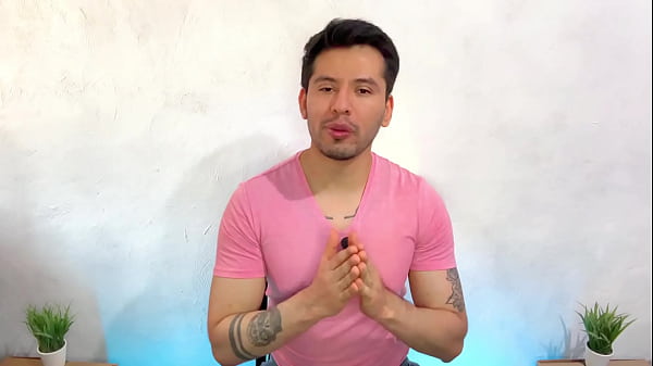 Hombre_de trajeextranjero penetra a jovencito_de la refaccionaria Relato sexual