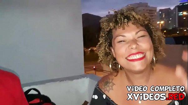 Play MP4 - Casal Sapeca Rj decide retirar a mascara no meio da grava&ccedil;&atilde;o e entra na putaria na resenha - Ksal Hot - Bob Jhonson - Leo Ogro - Lua Doidera