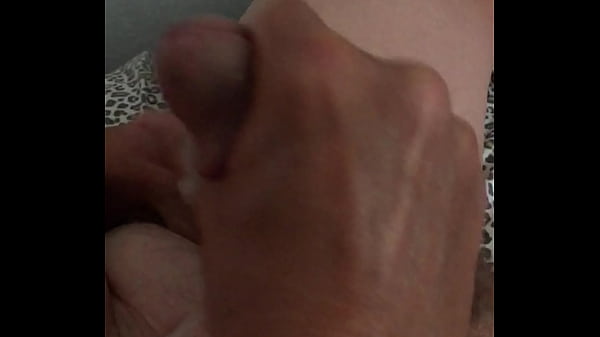 Play MP4 - bunsforyou stroking it in bed