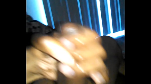 Play MP4 - Milking the big dick