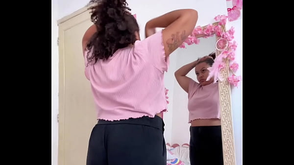 Nonton Chubby Girl Farting While Getting Ready For A Date thumbnail