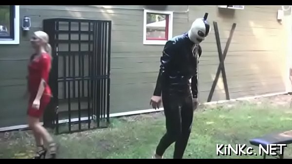 Female dom plays with ass bondman 