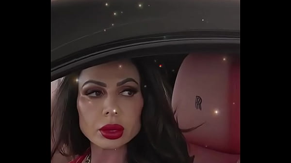 I am the queen make sure you remember that i didn't change i just found myself #modeling #photoshoot #fyp 