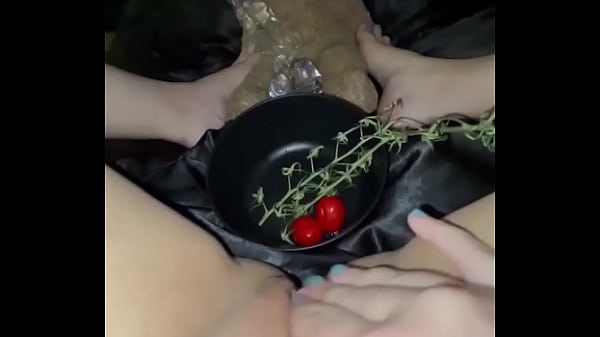 MUSLIM GIRL MASTURBATES-ARABIAN SNOWWHITE-AMATEUR LOS ANGELES USA-KINKY EXTREMELY HARDCORE FOOD PORN FETISH COMPILATION