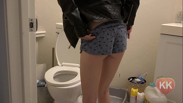 Girl Does Some Weird Stuff Besides Sex thumbnail