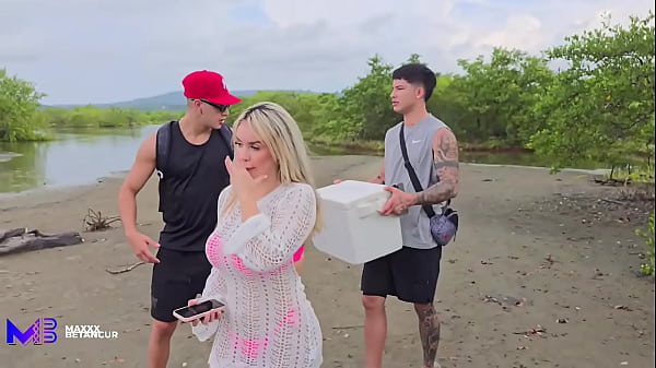 Very Horny 3some Has Sex On The Beach With My Step Cousin And His Girlfriend Outdoors - Max Betancur - Tatiana Alvarez - Danner Mendez thumbnail