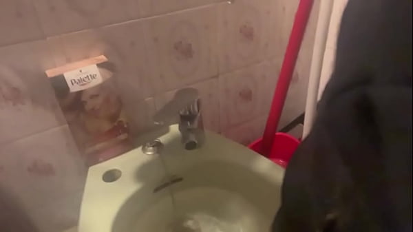 Rebeca addams the second dirty feet in the laundry room 