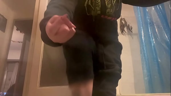 Rebeca addams the second dirty feet in the laundry room 