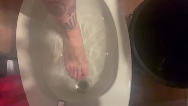 Rebeca addams the second dirty feet in the laundry room 