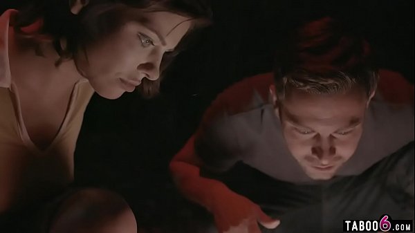 Play MP4 - Teen couple taken by aliens star in live sex shows