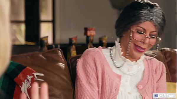 Mysterious Nanny And Step Daughter A Mrs Doubtfire Parody