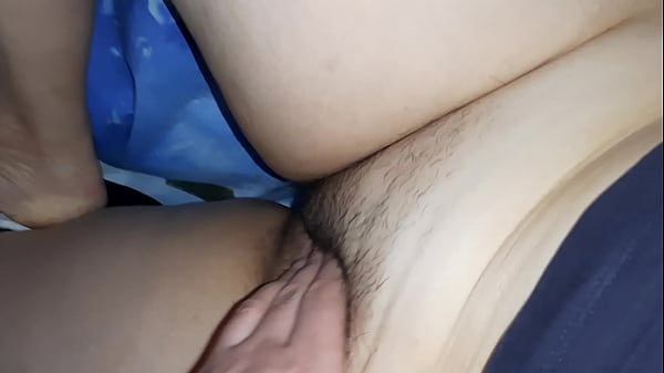 My girlfriend and I_mutually masturbate under the covers so that no one sees - Fly girls_orgasm