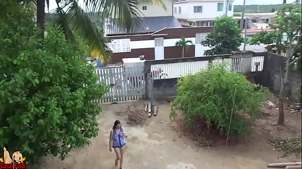 Real wife answer deliveryman without pants. She opens the_door like that!