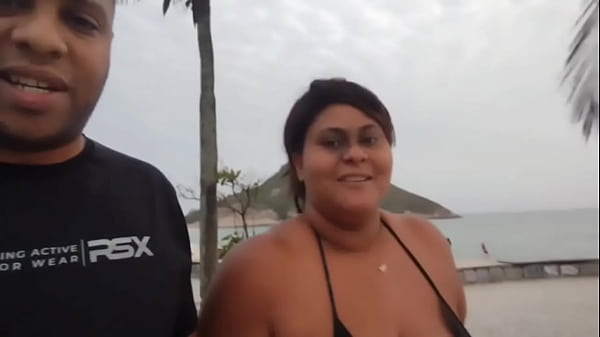 Nonton Me Exibindo Na Praia Aproveitei E Fiz Um Xixi Gostoso thumbnail
