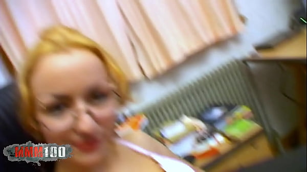 Play MP4 - Arab slut deep fucking by her boss