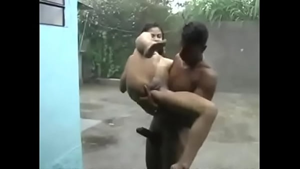 Play MP4 - BajoLaLluvia