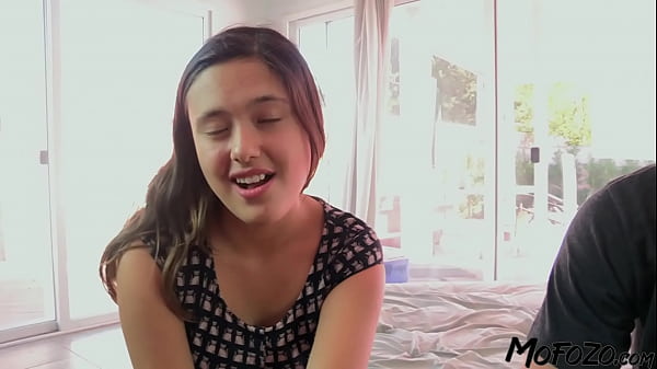 19 year old amateur is getting her mouth fucked