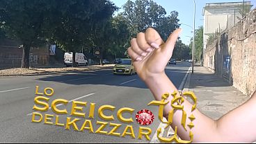 Nonton Lo Sceicco Abusivo Scopa Turista Con L'inganno thumbnail