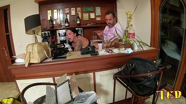 Play MP4 - Elisa Sanches bem tranquila nas palavras antes de fuder - Hector Vanille