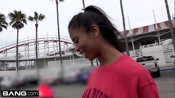 Play MP4 - Barely legal Ebony teen Nia Naccis tight pussy gets stretched