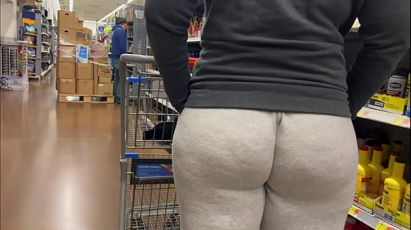Giant Booty Mom Goes Walmart Shopping With A Deep_Fucking_Wedgie