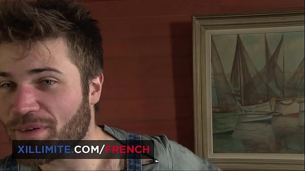 Play MP4 - The young brunette lets herself be sodomized by the mechanic