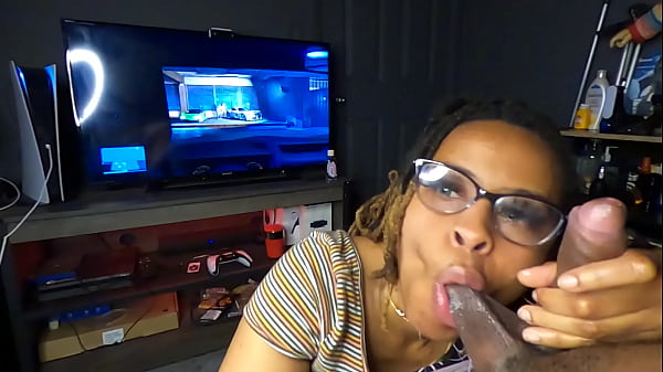 Deepthroat freak love eating dick 