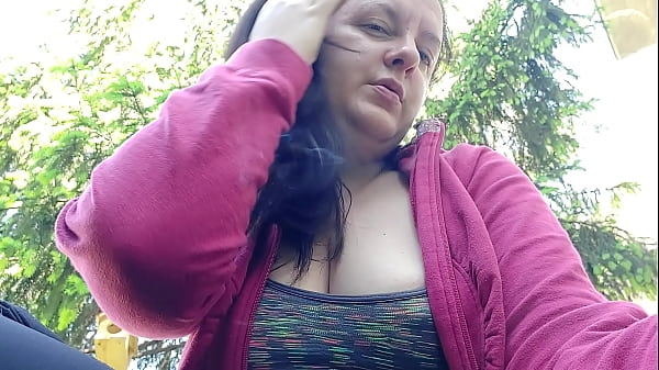 Play MP4 - Nicoletta smokes in a public garden and shows you her big tits by pulling them out of her shirt