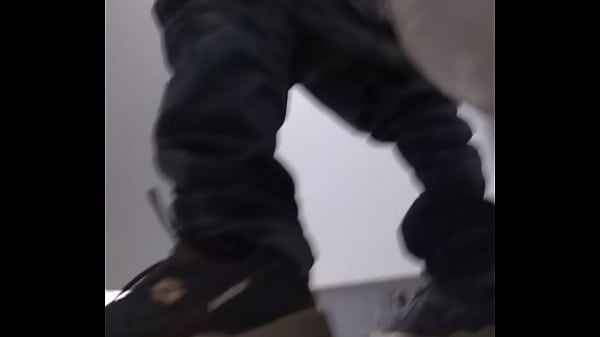 Spy on guy in toilet