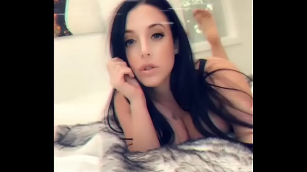 Nonton A.white thumbnail