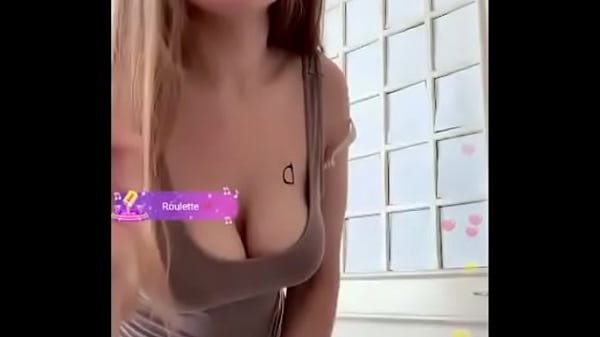 Mujer rusa baila sexy en body