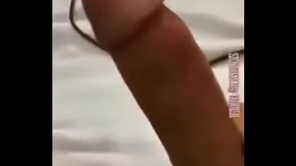 Play MP4 - Drake Bell Mostrando todo su pack&comma; V&iacute;deo Completo&colon; https&colon;&sol;&sol;icutit&period;ca&sol;Vra16Dy