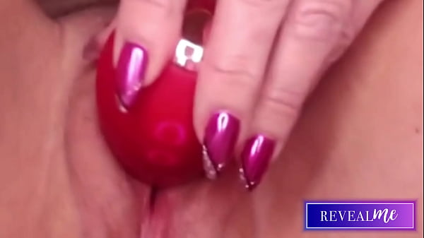RevealMe || HORNY MILF SHOWS WET HAIRY PUSSY IN INTENSE VIBRATOR CUM SHOW 