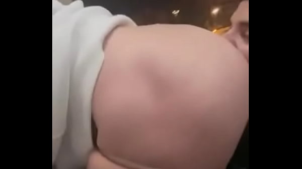 Comida de culo en el wc p&uacute;blico en plena calle y la puerta se abre para los curiosos charlyfilmxxx xiscofre 