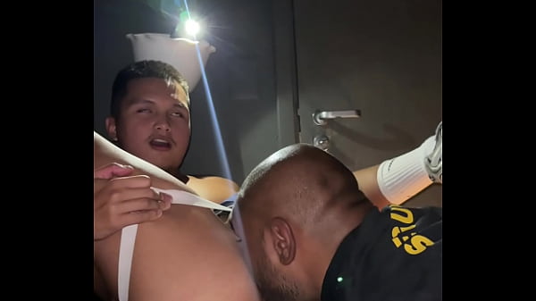 Asi&aacute;tico 22 Aninhos Dando Pro Seguran&ccedil;a Neg&atilde;o Que Trabalhava Na Festa thumbnail