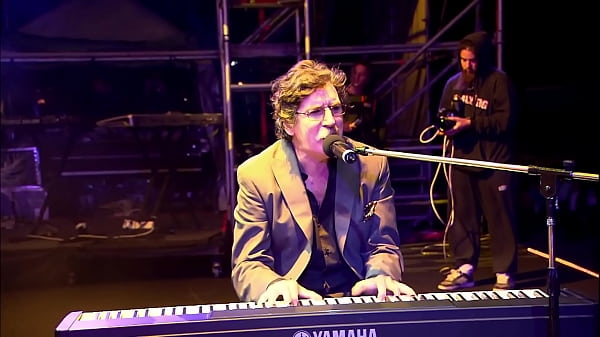 Luis Alberto Spinetta Rezo por_Vos En Vivo ft Charly García