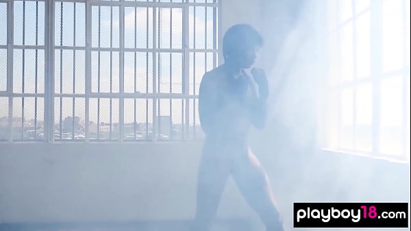 Muscular ebonybabe Ana Foxxx with small tits dancing_and stripping