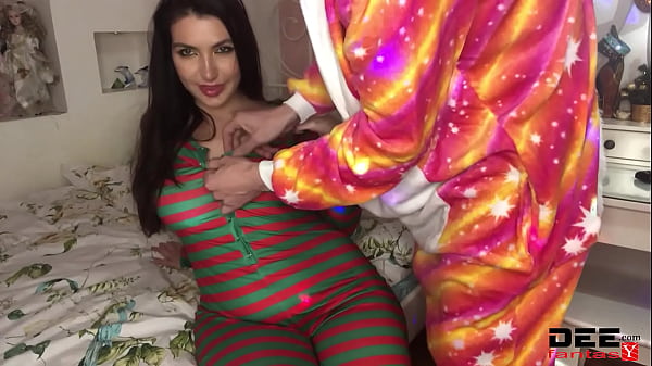 Play MP4 - Girl Deep Sucks Stranger's Dick&comma; Fucks In Different Poses And Receives Cumshot On Ass